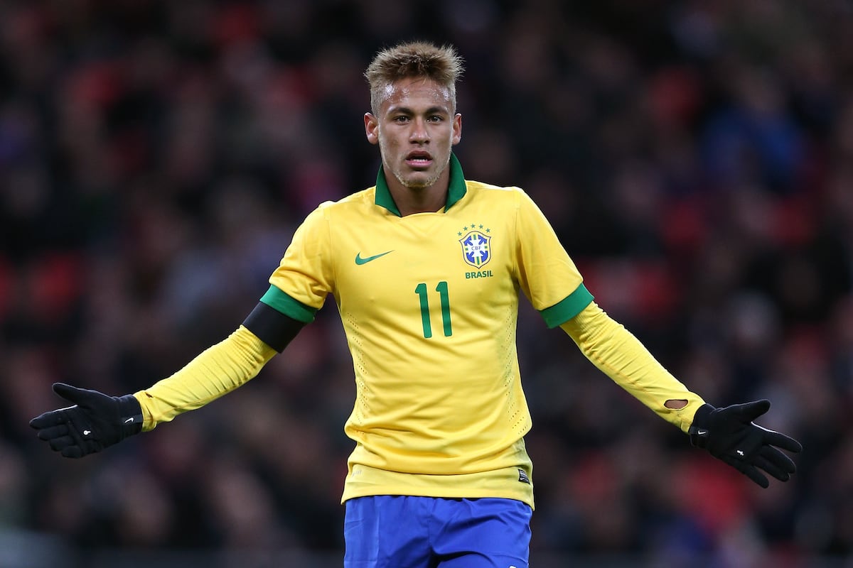 découvrez l'histoire fascinante du transfert de neymar au psg, entre rumeurs, mythes et réalité qui ont marqué le football européen.