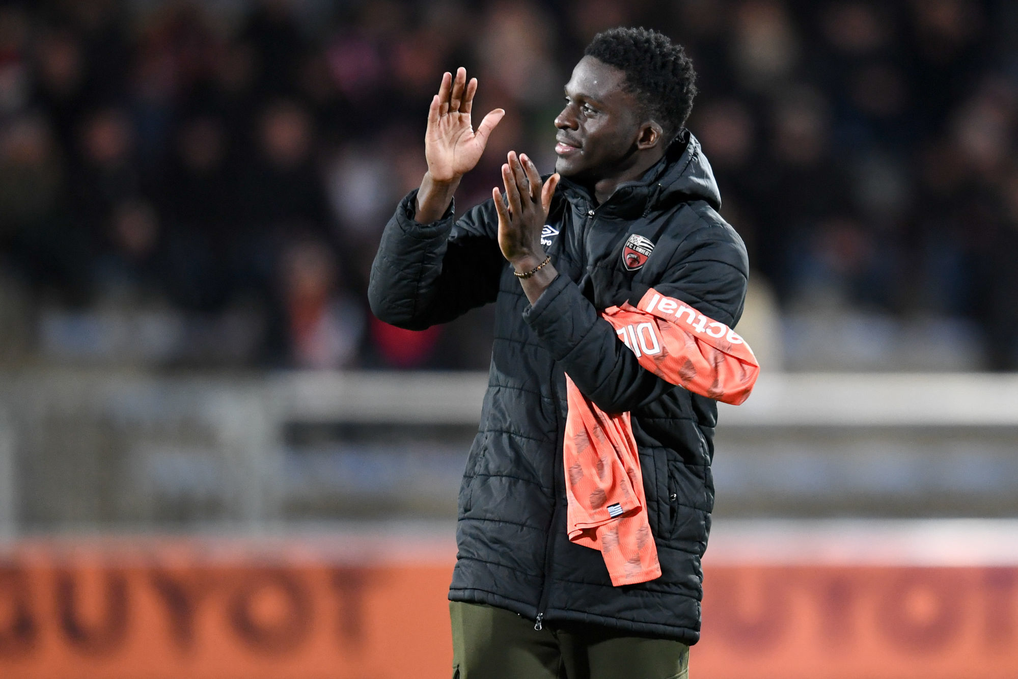 découvrez le transfert majeur de l'om, une opération stratégique qui promet de renforcer l'équipe et de dynamiser la saison à venir.