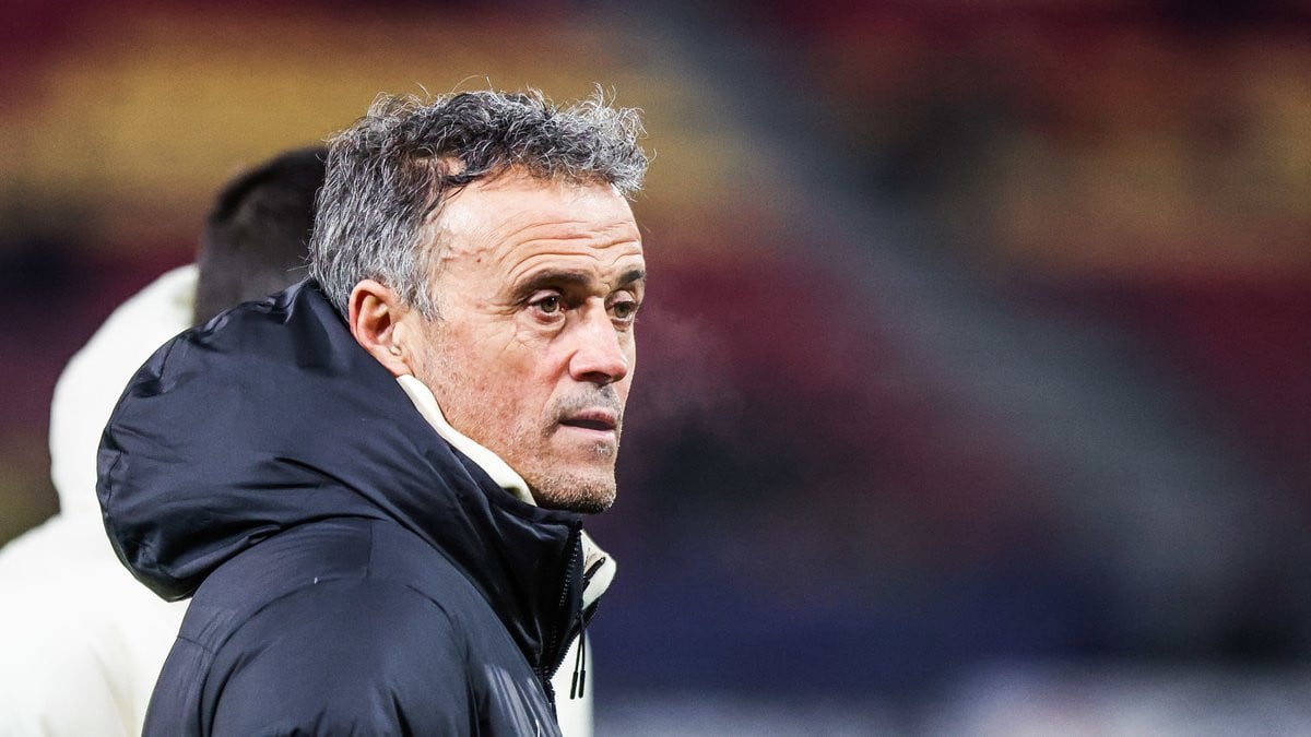 découvrez la critique de luis enrique sur le mercato hivernal du psg et son impact sur l'équipe.