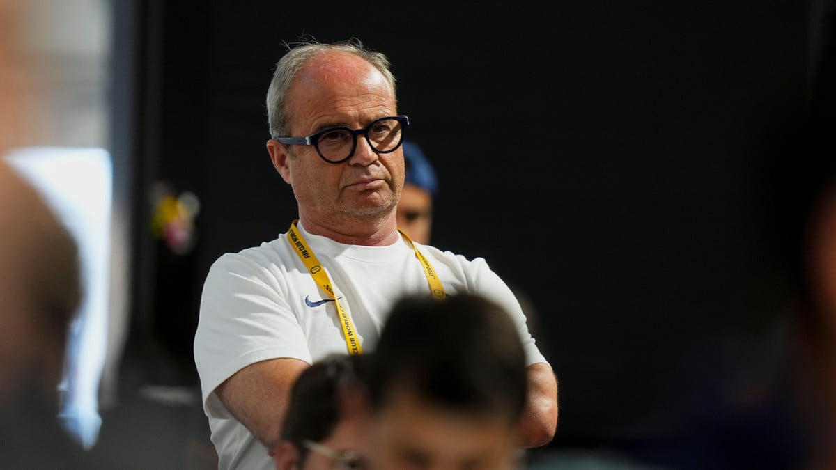 découvrez les détails du transfert exceptionnel de 50 millions d'euros qui secoue le psg et bouleverse le mercato.