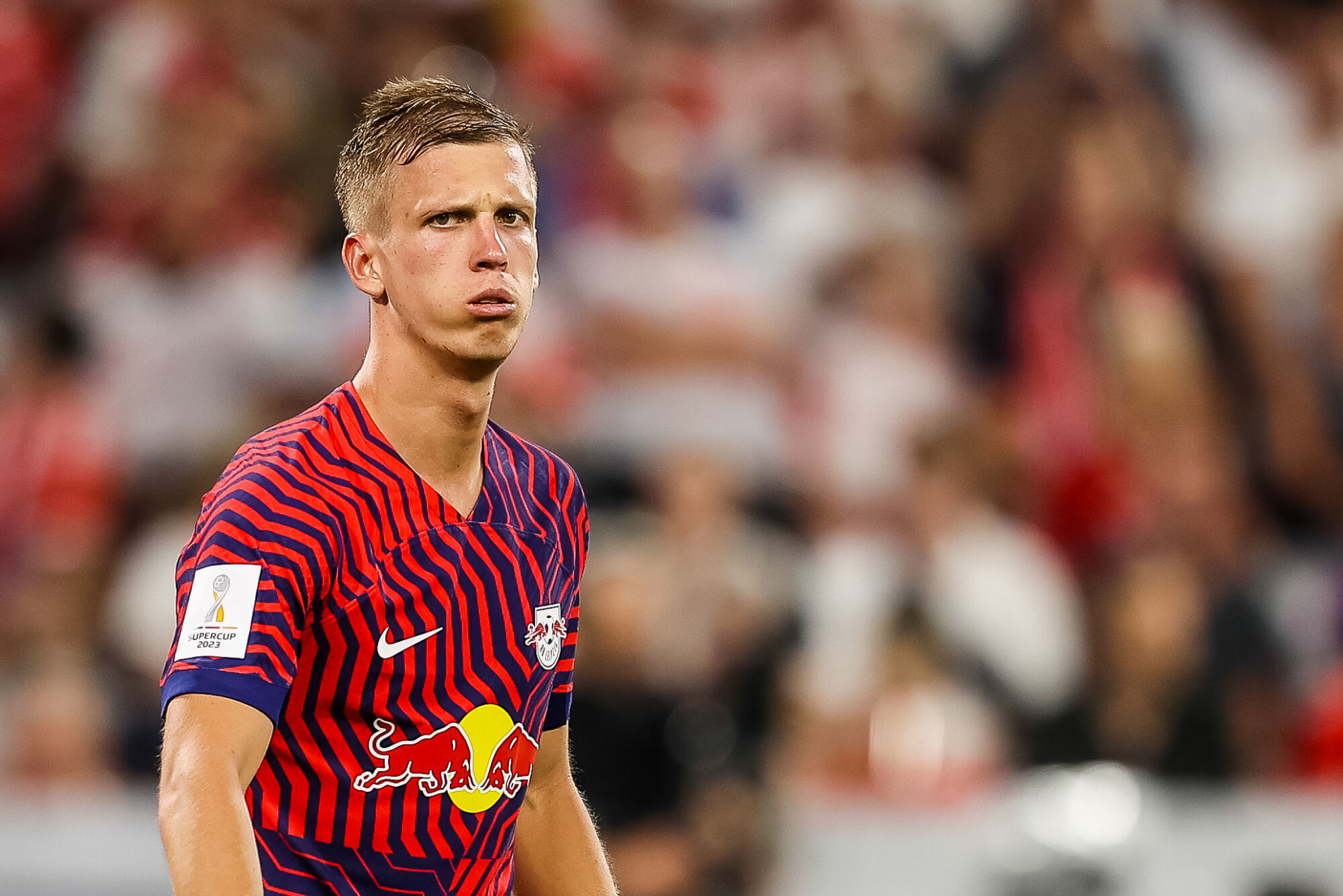 découvrez la réponse choc au psg suite au transfert de 40 millions d'euros, une opération qui fait sensation dans le monde du football.