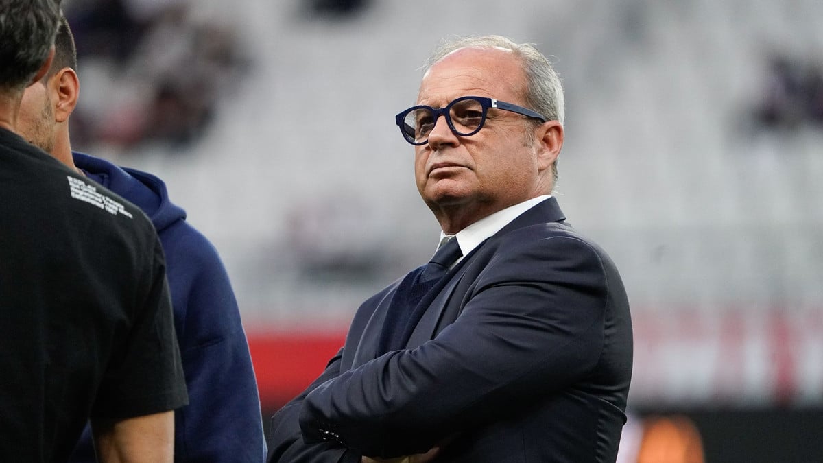 découvrez toutes les dernières actualités et rumeurs sur les transferts du psg, les arrivées, départs et négociations des joueurs du paris saint-germain.