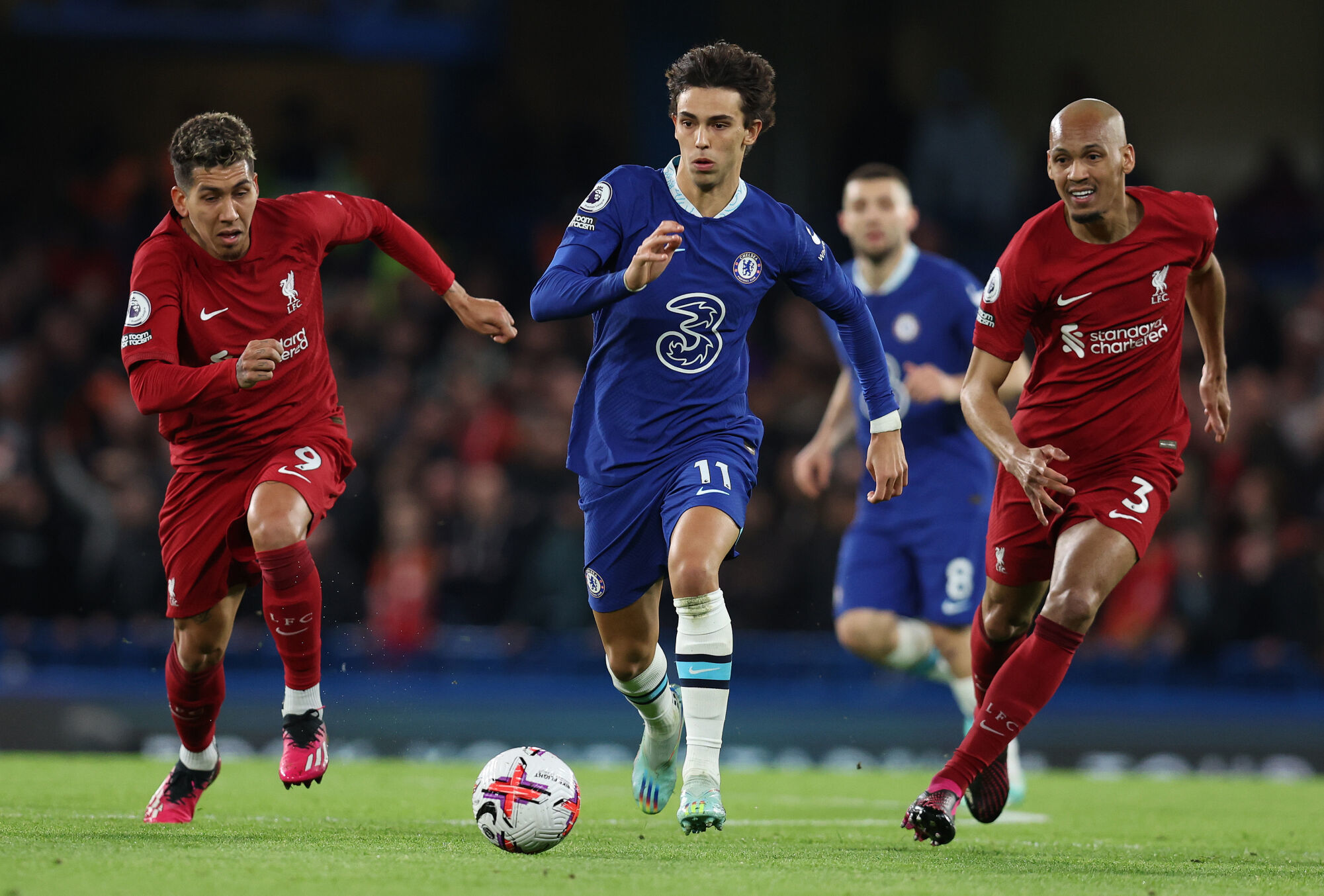 chelsea prépare un transfert majeur pour s'attacher les services de rosenior, renforçant ainsi son effectif pour la prochaine saison.