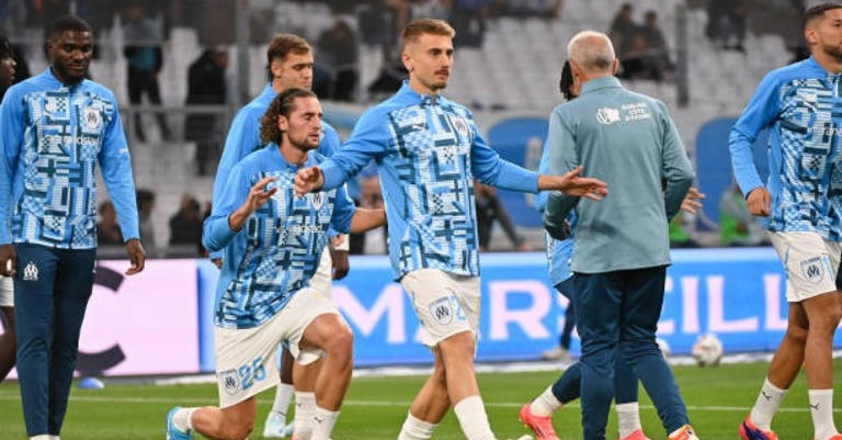 découvrez l'explosion des transferts à l'om : analyses, rumeurs et confirmations des mouvements de joueurs au sein de l'olympique de marseille.