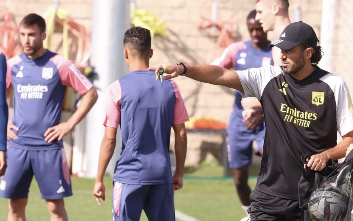 découvrez la proposition de l'om pour abdelli à l'olympique lyonnais, les détails du transfert et les réactions des clubs impliqués.