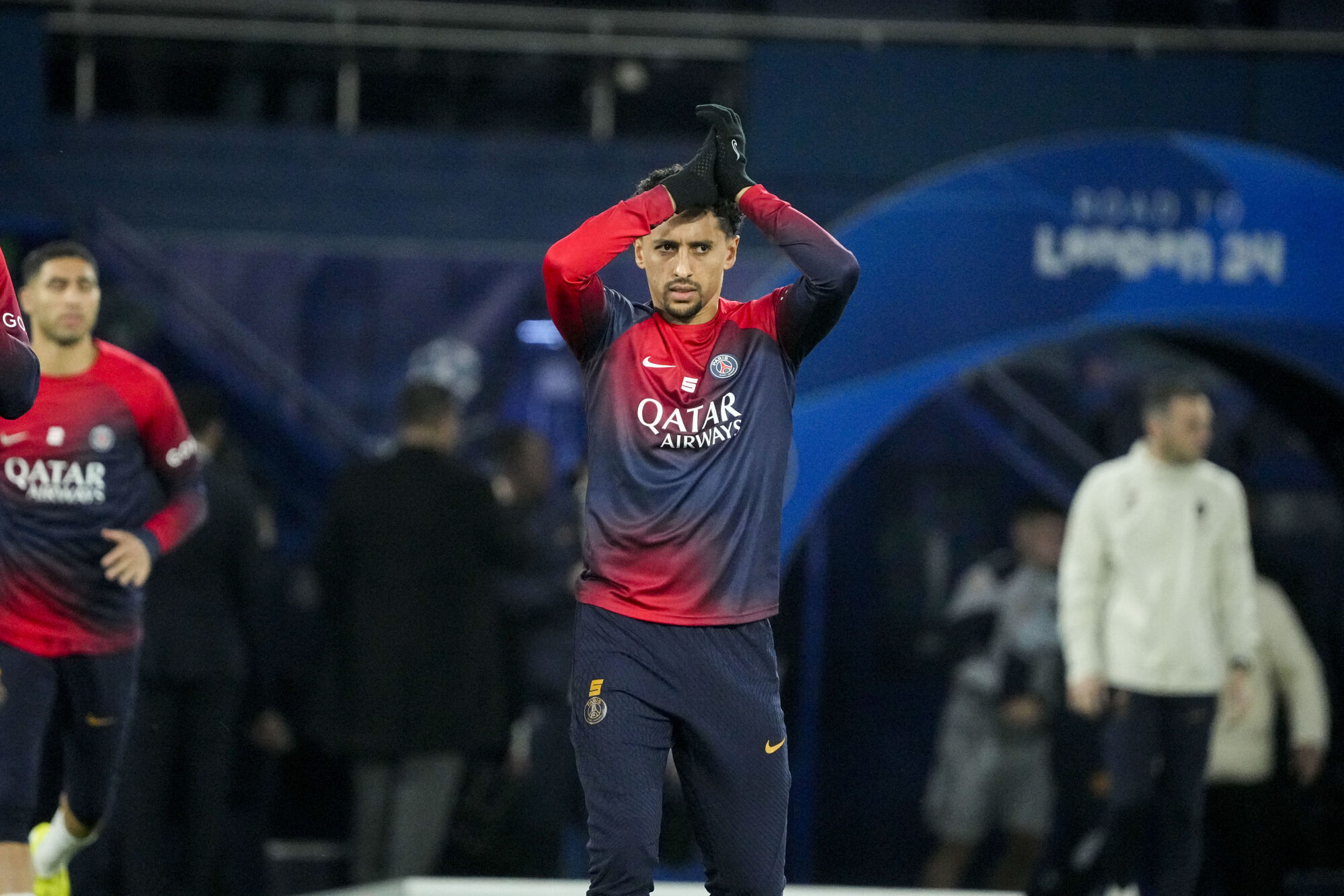 découvrez le transfert surprise du psg : les dernières rumeurs, annonces et analyses exclusives sur les mouvements inattendus du club parisien.