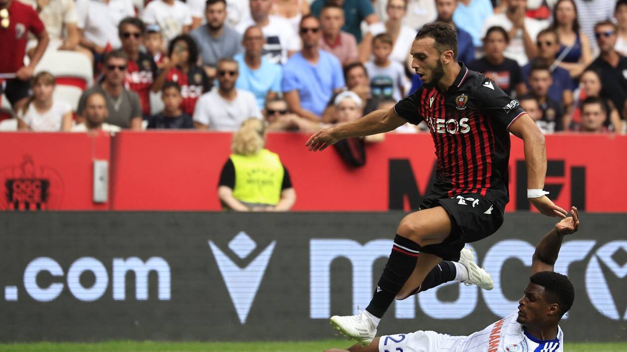 découvrez tous les détails du transfert majeur au stade rennais, avec les dernières infos sur le joueur, les négociations et les impacts pour la saison.