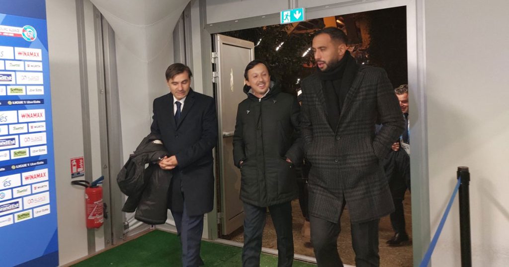 découvrez les détails du départ de benatia de l'olympique de marseille et l'impact de cette décision sur le club.