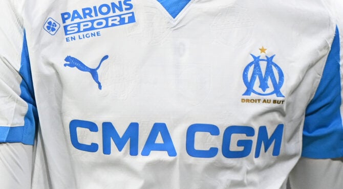 om : transfert réussi de vaz, une nouvelle acquisition prometteuse pour renforcer l'équipe cette saison.