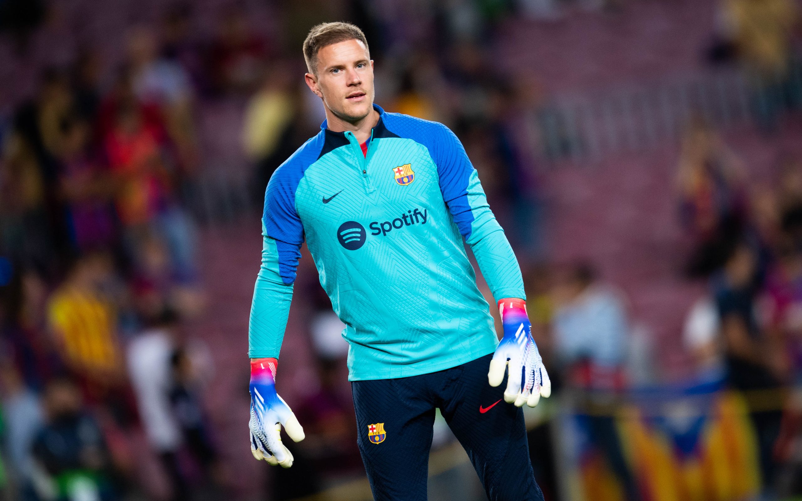 découvrez l'annonce officielle de l'arrivée de ter stegen au fc gérone, un nouveau chapitre passionnant pour le gardien de but et le club catalan.