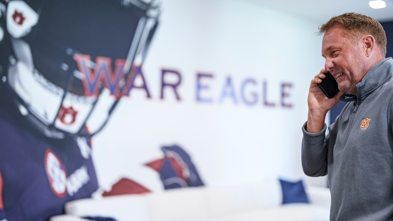 découvrez les dernières informations et actualités sur les transferts de football à auburn. suivez les mouvements des joueurs, les rumeurs et les confirmations en temps réel.