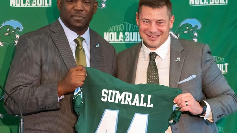 découvrez les derniers transferts football en floride avec jon sumrall et l'effectif prometteur de 2026. analyse complète des mouvements et perspectives d'avenir.