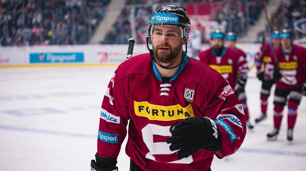 west ham confirme le transfert d'irving vers le sparta prague, officialisant ainsi le départ du joueur vers le club tchèque.