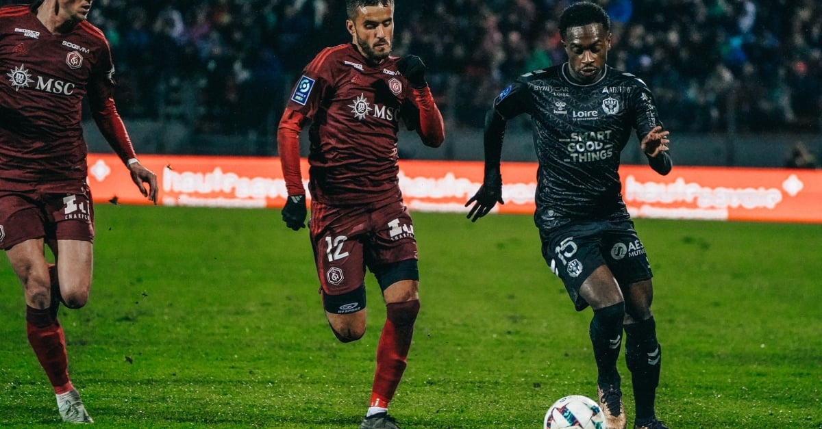 découvrez toutes les dernières informations et rumeurs sur le mercato estival de l'asse, les transferts des joueurs, arrivées et départs pour la saison à venir.