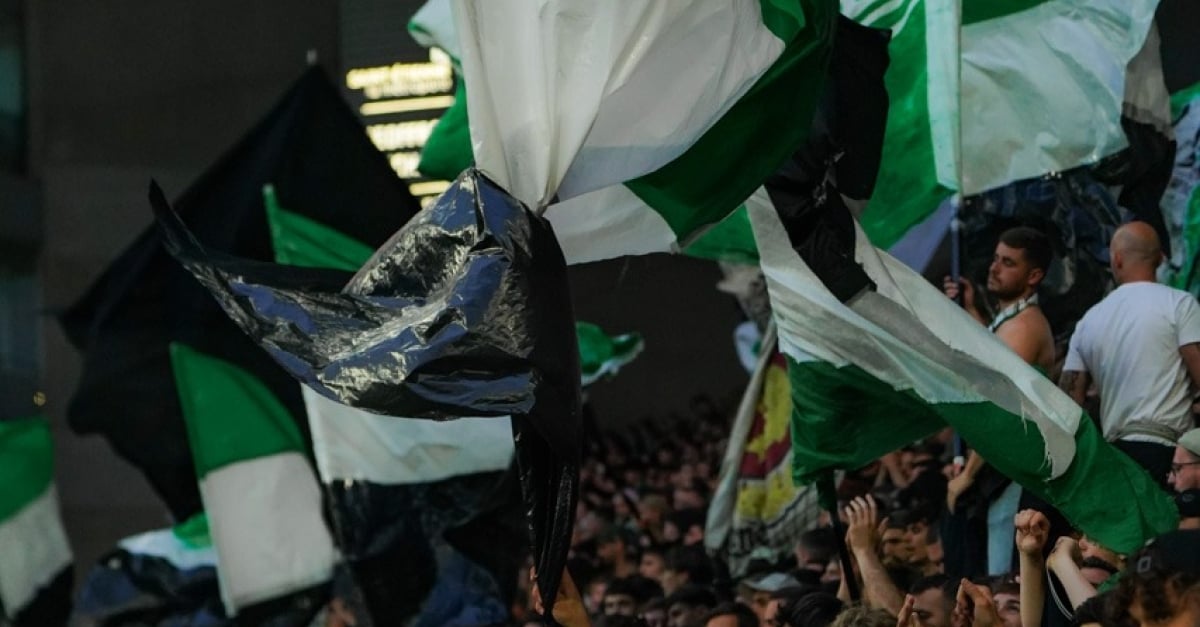 découvrez le nouveau talent qui dynamise le milieu de terrain de l'asse, apportant jeunesse et créativité à l'équipe.
