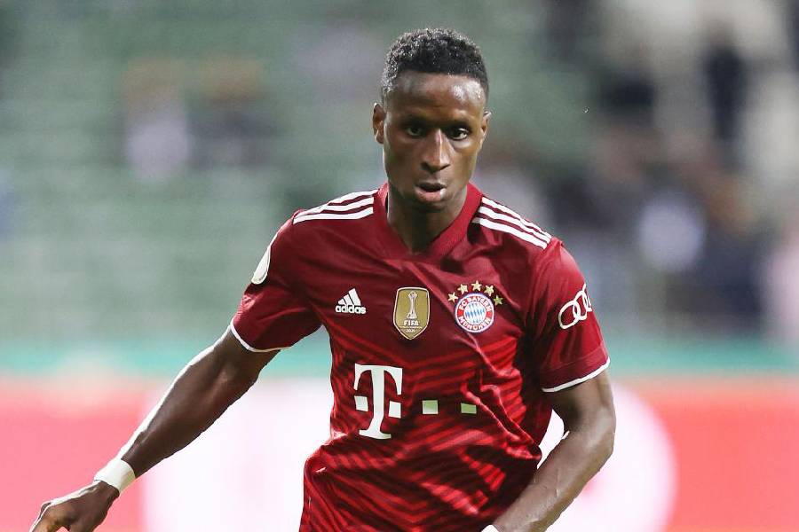 découvrez les dernières rumeurs de transferts de chelsea concernant torres, sarr et george. suivez toutes les nouveautés et analyses sur les possibles arrivées et départs du club londonien.