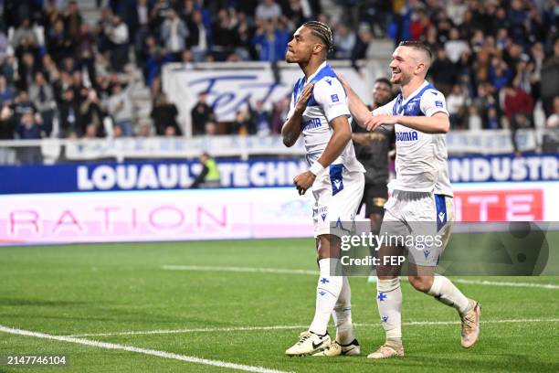 découvrez le soutien de david wantier à gaëtan perrin, même après son transfert au losc, illustrant une relation solide et un soutien inconditionnel dans sa carrière.