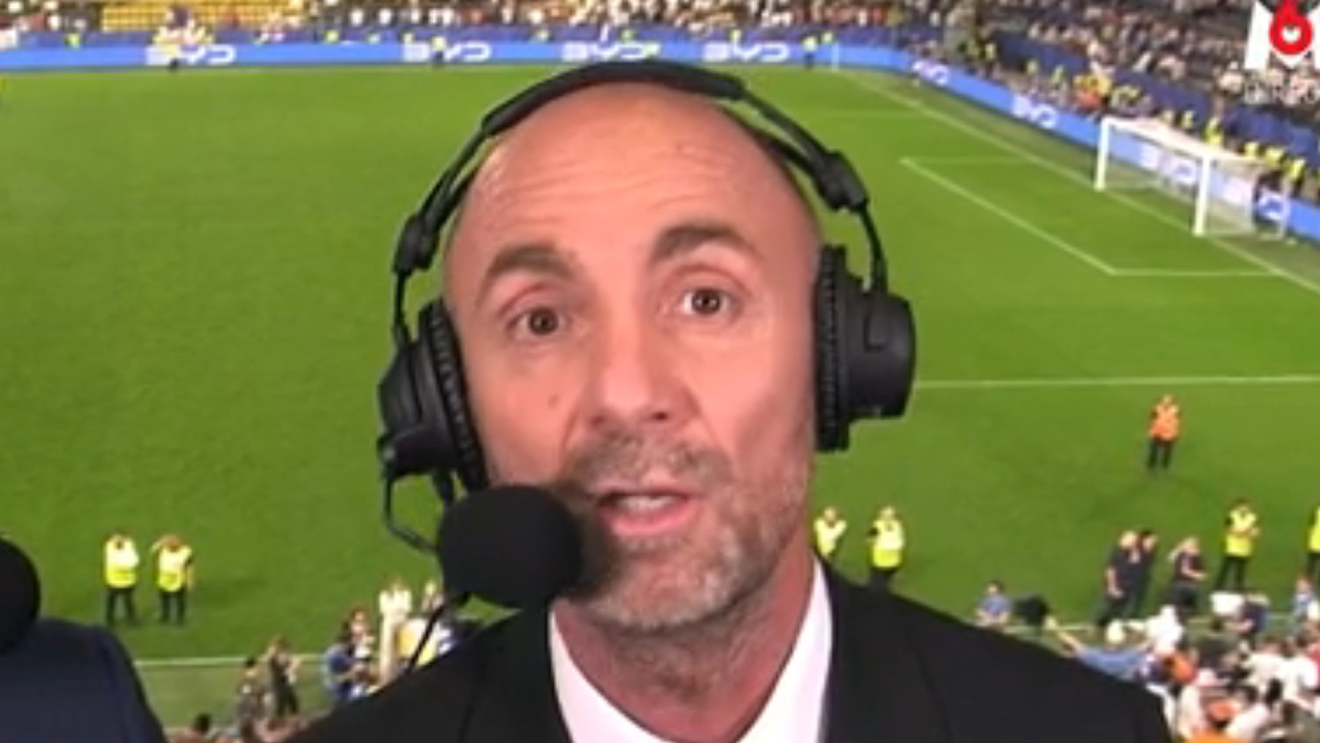 découvrez pourquoi dugarry critique vivement un transfert qu'il juge ridicule dans le monde du football.