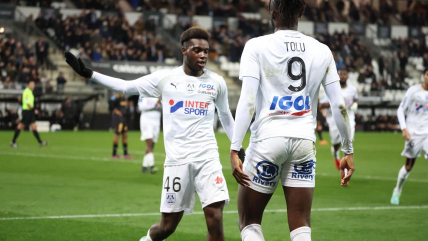 suivez les dernières informations sur le transfert d'ilenikhena de l'amiens sc vers un club en arabie saoudite, avec toutes les mises à jour et analyses.