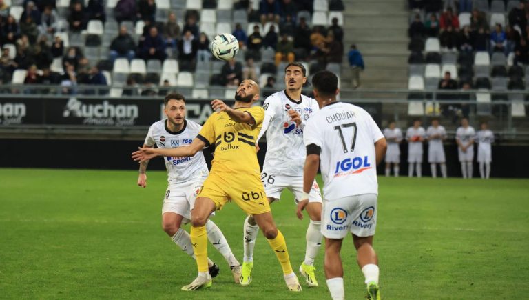 découvrez les raisons de l'échec du transfert de moussa sylla au pau fc et les conséquences pour le joueur et le club.
