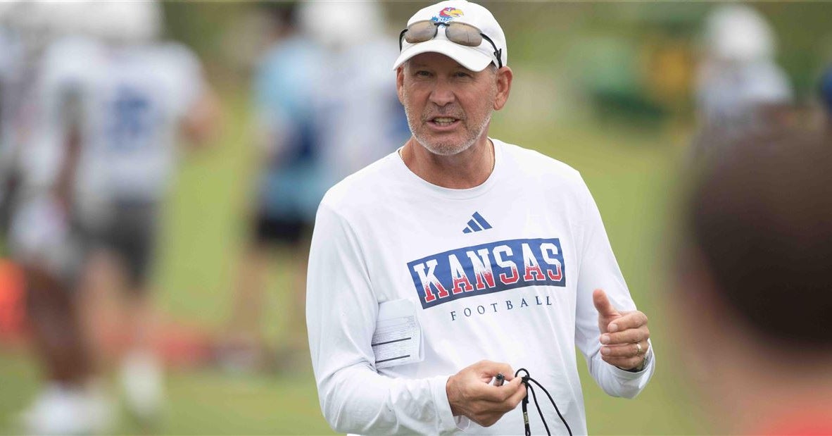 découvrez les perspectives de lance leipold sur les transferts et la fidélisation des joueurs au sein de l'équipe du kansas, et comment il façonne l'avenir du programme.
