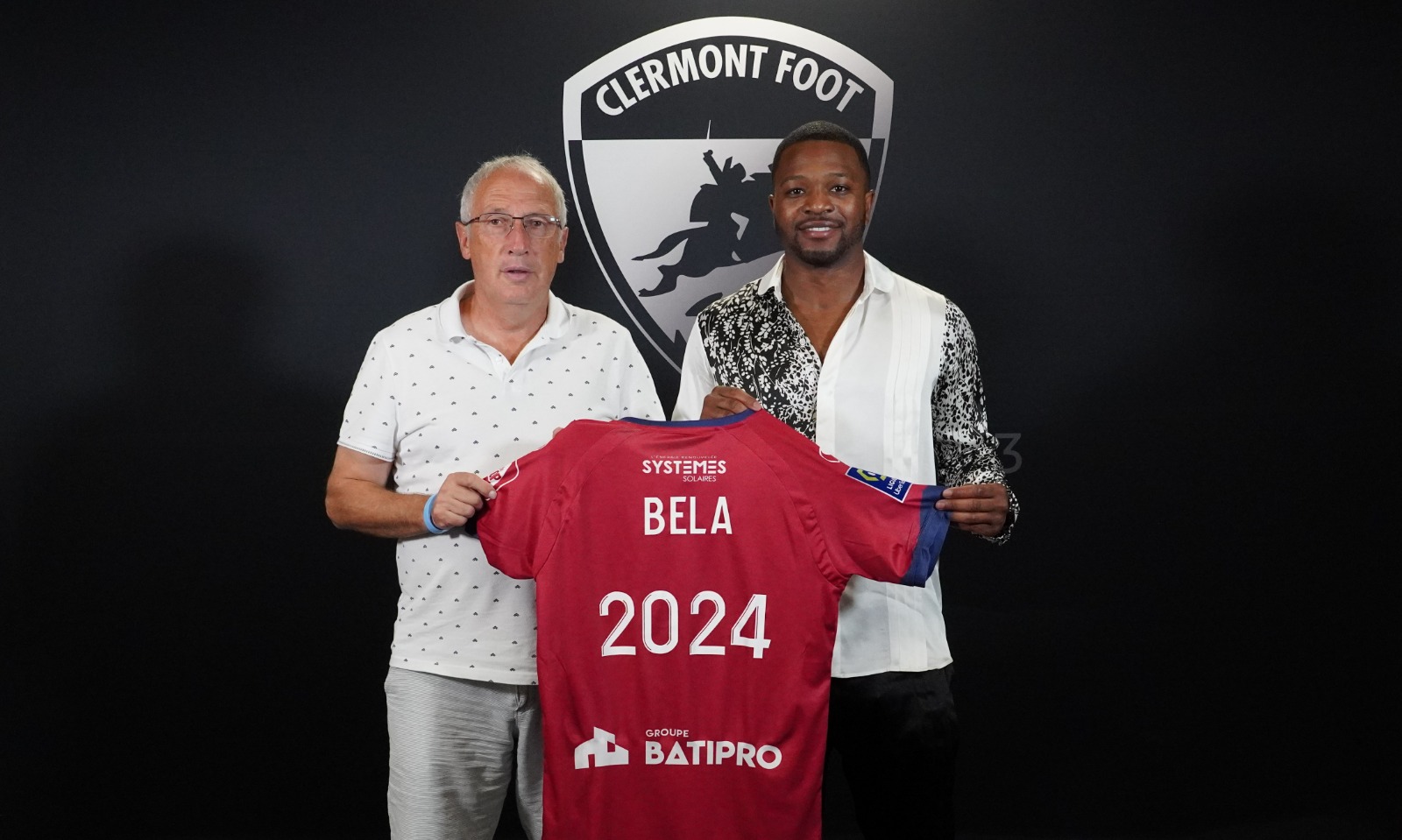 clermont foot améliore sa situation financière grâce aux transferts stratégiques de jacquet et massolin, renforçant ainsi l'avenir du club.