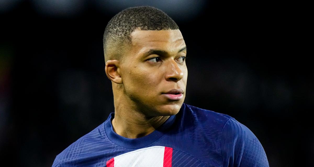 découvrez comment mbappé soutient olise au psg, renforçant la dynamique de l'équipe parisienne avec un esprit de cohésion et de talent partagé.