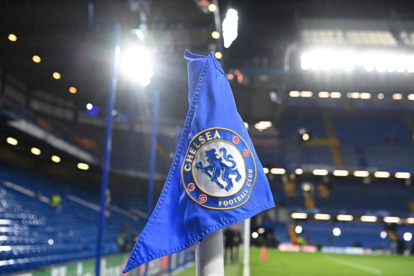 découvrez le bilan du mercato hivernal avec un record de transferts malgré une baisse des dépenses. analyse des tendances et perspectives pour le football.