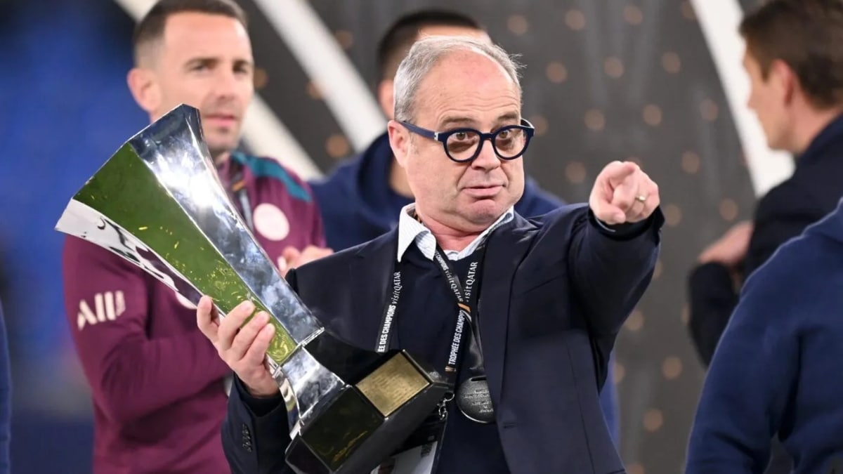 le psg propose une offre de 40 millions de livres sterling pour un joueur de bournemouth, marquant un transfert majeur dans le football européen.