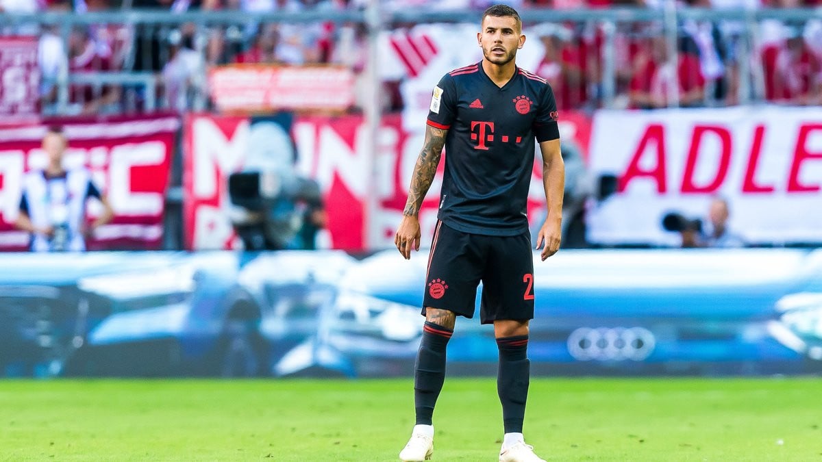 découvrez les raisons derrière l'échec du transfert d'un champion du monde au psg et les conséquences pour le club.