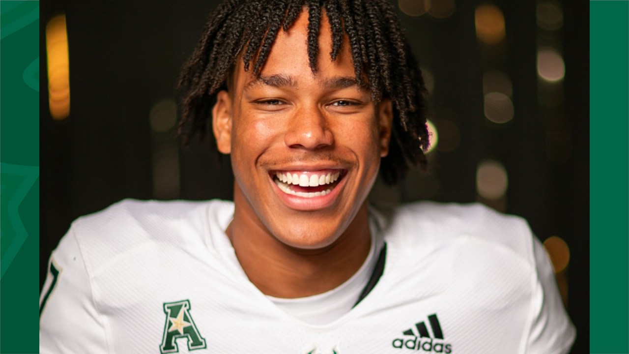 découvrez les avis et retours d'expérience sur le transfert de byrum brown à auburn, analyse des performances et impact sur l'équipe.