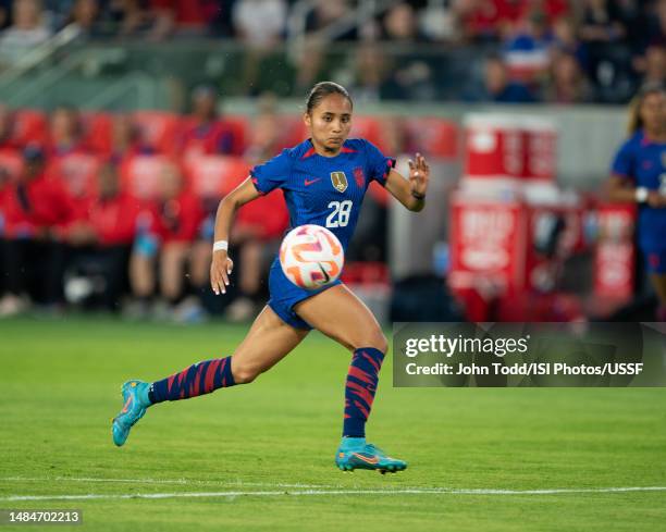 découvrez le but décisif d'alyssa thompson qui a conduit l'équipe des usa à la victoire, mettant en lumière son talent exceptionnel sur le terrain.