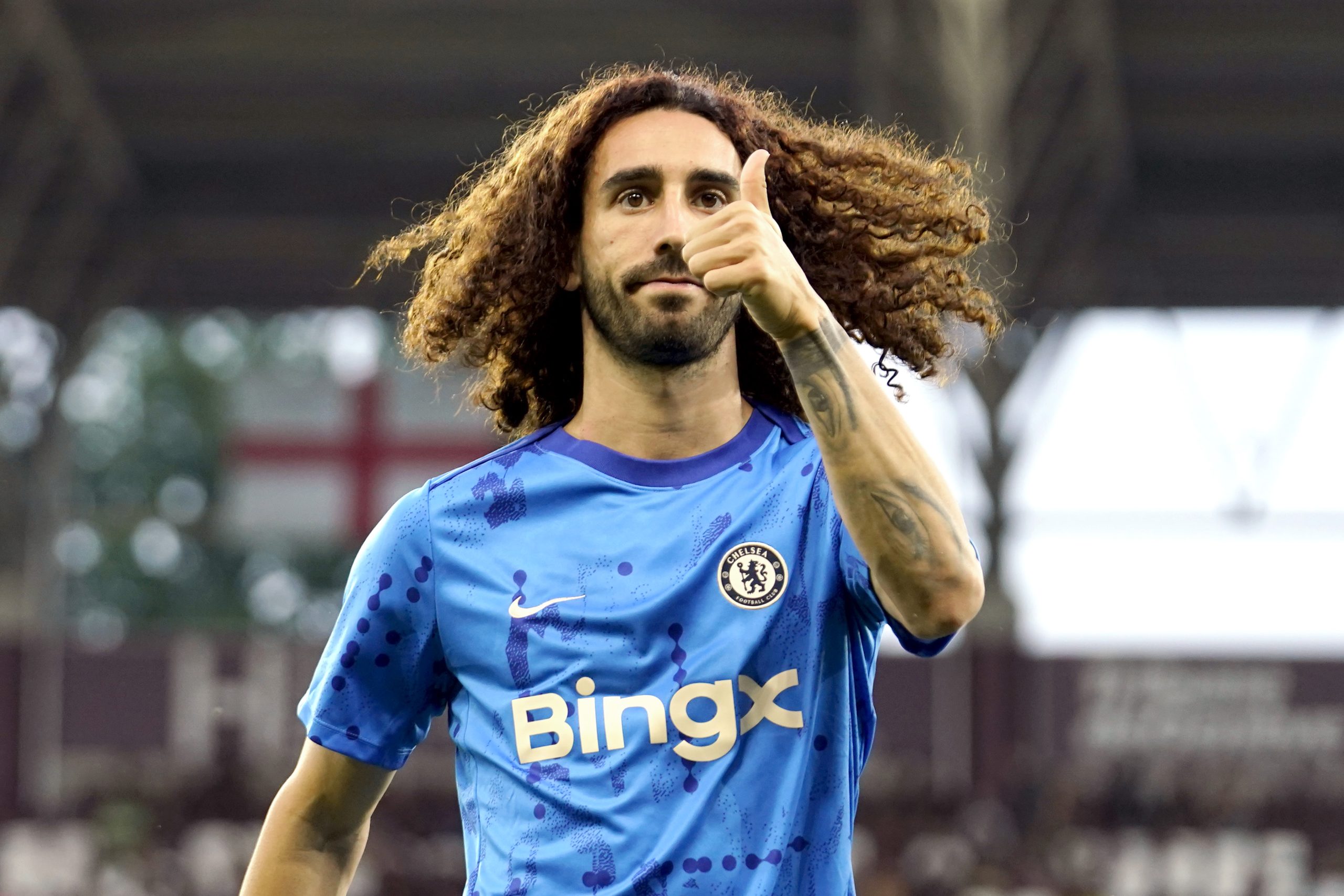 découvrez pourquoi cucurella critique la direction de chelsea dans une analyse approfondie des choix du club et leurs impacts.