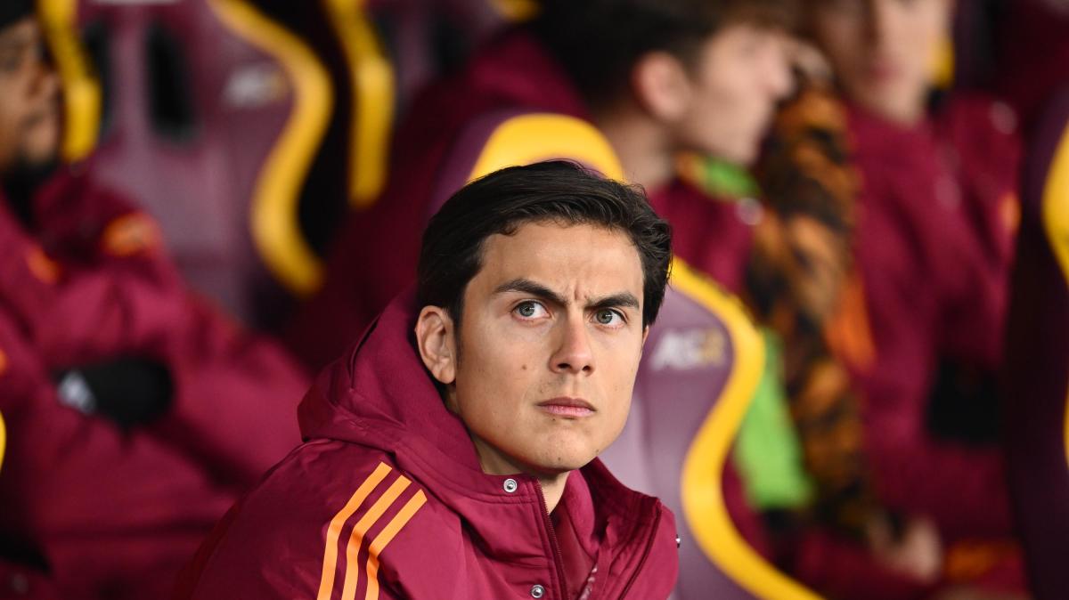 paulo dybala quitte l'europe pour rejoindre boca juniors, marquant un nouveau chapitre passionnant de sa carrière footballistique en argentine.