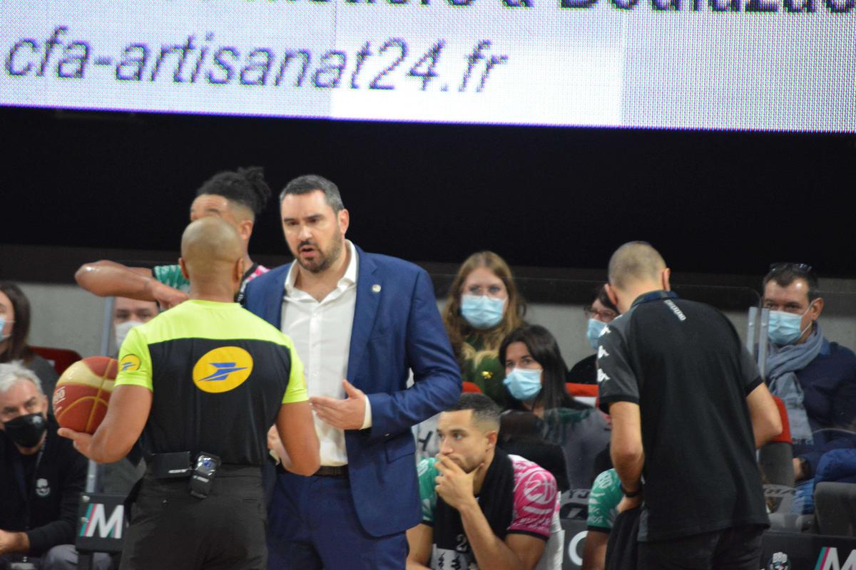 découvrez pourquoi boulazac a été pénalisé en dordogne et l'impact de cette sanction sur l'équipe locale.