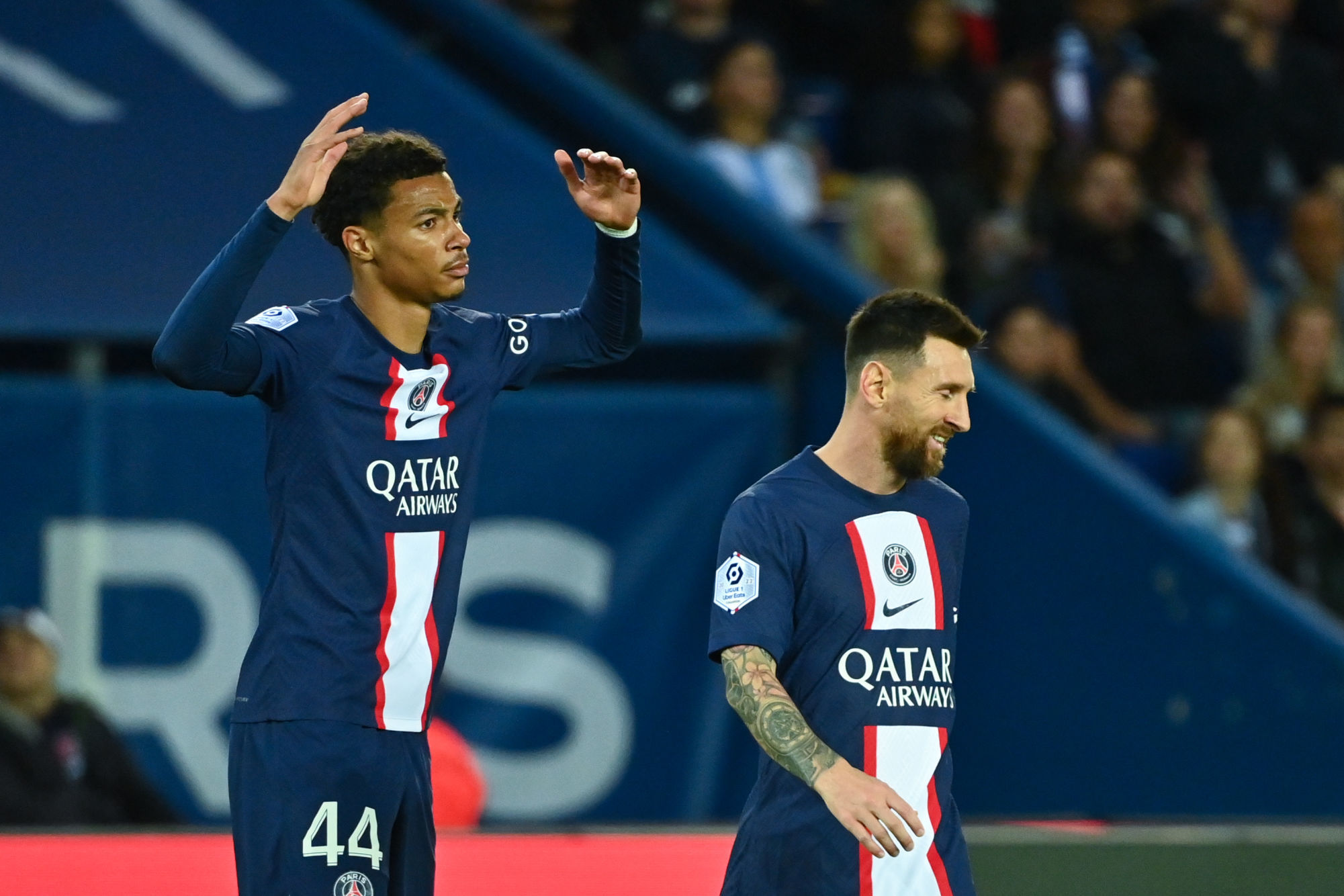 découvrez comment hugo ekitike partage son expérience unique avec messi, neymar et mbappé lors de son passage à liverpool.