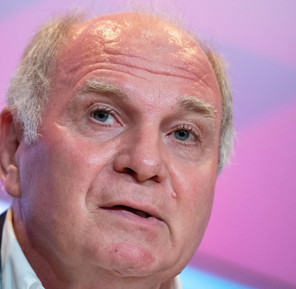 découvrez les conseils avisés d'uli hoeneß sur les transferts de joueurs, avec des analyses d'expert pour mieux comprendre les stratégies du marché du football.