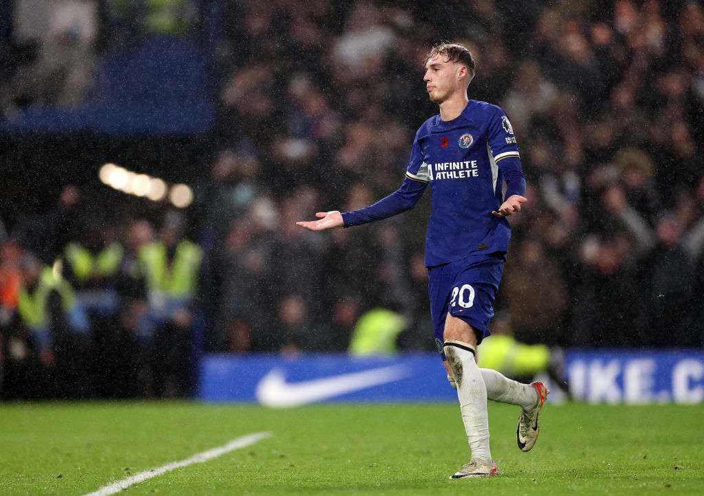 découvrez le potentiel coût de 200 millions d'euros pour manchester united dans le cadre de l'acquisition de cole palmer, un investissement majeur pour renforcer l'équipe.