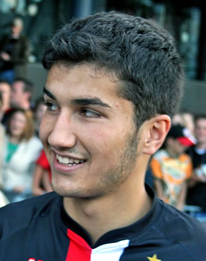 nuri sahin cherche à renforcer son équipe en recrutant une star du real madrid, ambitionnant de dynamiser son effectif avec ce joueur de renommée mondiale.