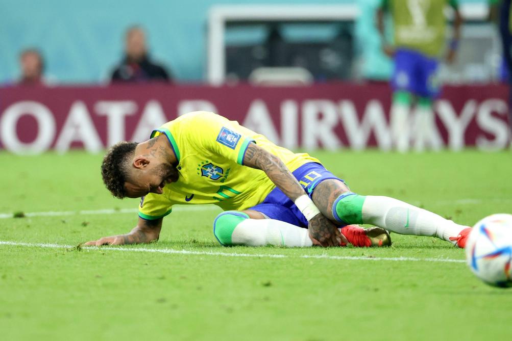 découvrez pourquoi neymar est forfait pour la coupe du monde et l'impact de son absence sur l'équipe nationale.