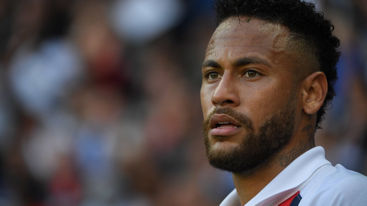découvrez si neymar va prochainement rejoindre un nouveau championnat et les rumeurs qui entourent son avenir footballistique.