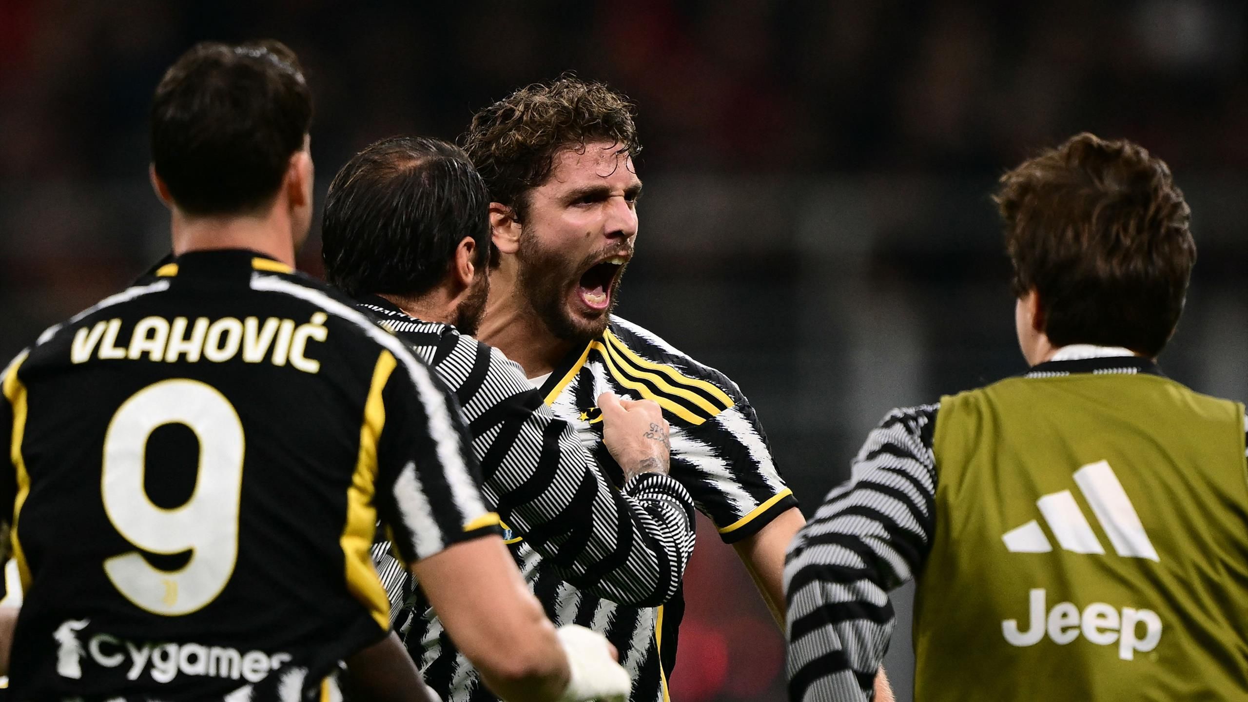 découvrez les derniers transferts estivaux entre la juventus et l'ac milan, analyses des joueurs échangés, rumeurs et impacts pour la saison à venir.