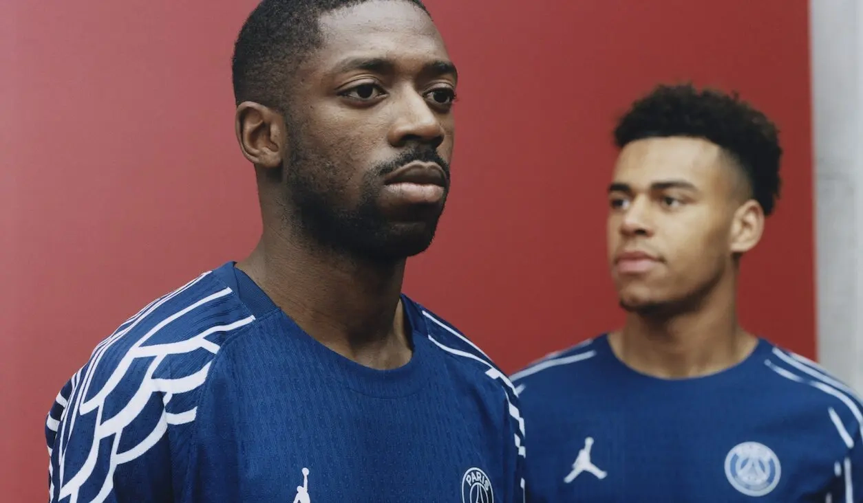 le psg impressionne en ligue des champions malgré l'absence de sa star, mettant en lumière une légende française en plein éclat.