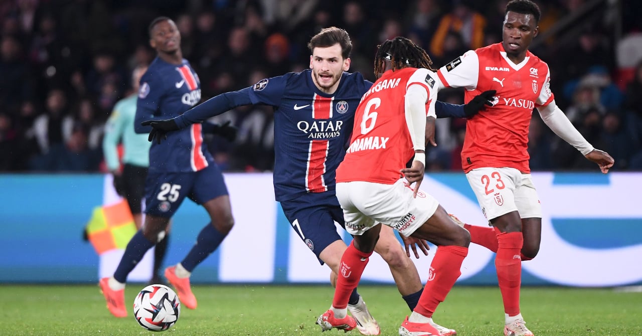 découvrez les ambitions et intentions de khvicha kvaratskhelia concernant sa carrière au paris saint-germain, ses objectifs et son avenir avec le club.