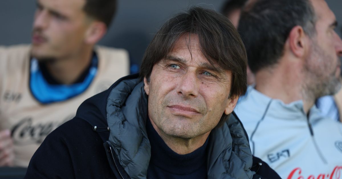le président du napoli répond aux rumeurs concernant antonio conte, clarifiant sa position et les perspectives du club face aux spéculations.