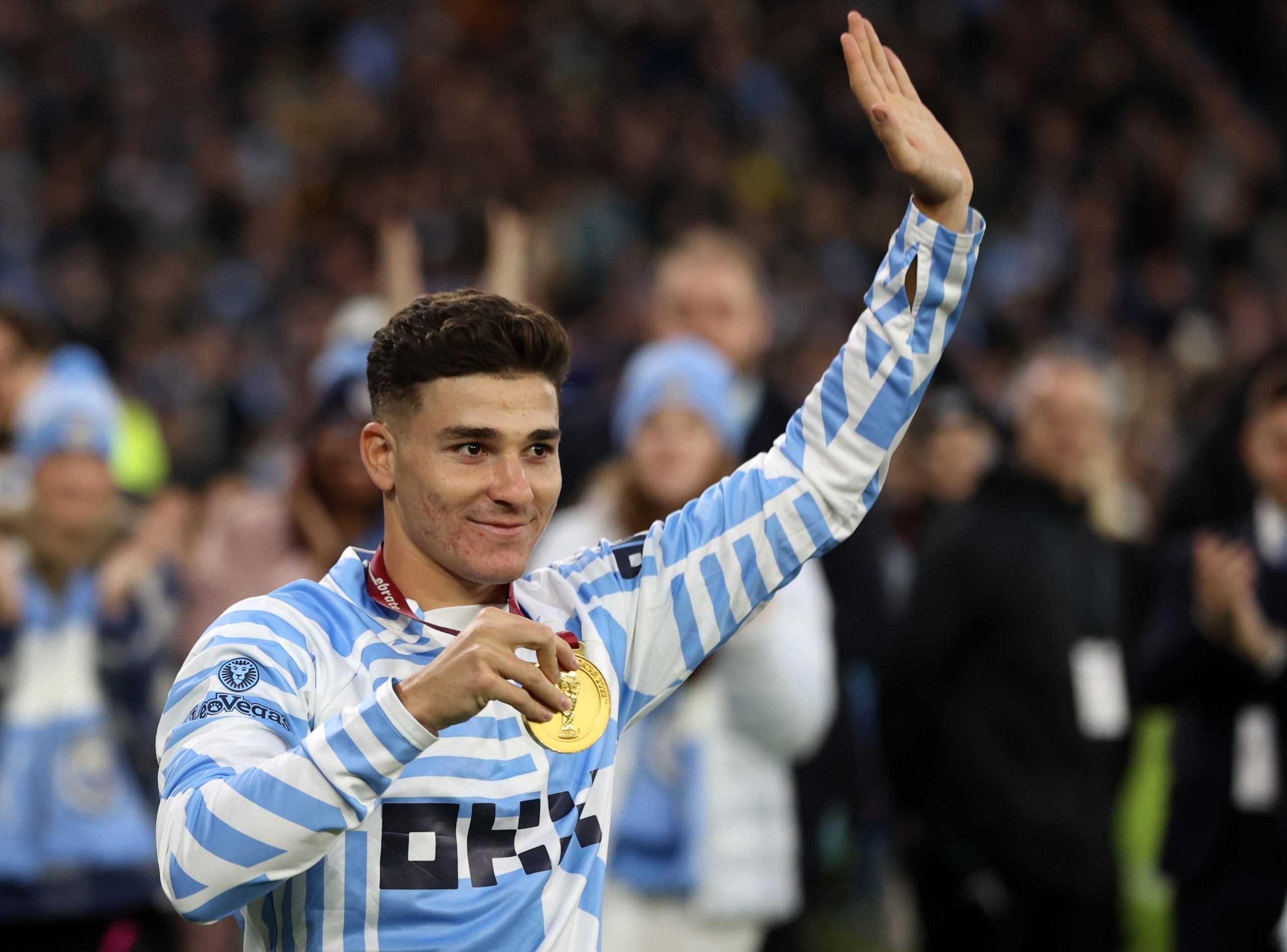 découvrez le mystère autour du transfert de julián álvarez : analyses, rumeurs et dernières informations sur ce joueur prometteur.