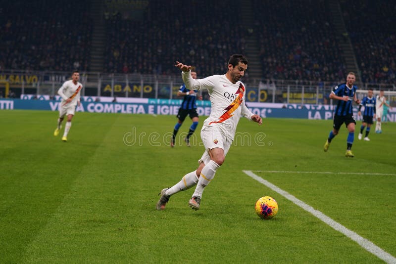 découvrez comment l'intelligence artificielle prédit le verdict du match entre l'inter et la roma, avec des analyses et pronostics précis.