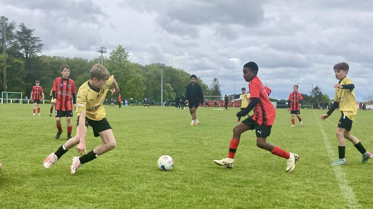 découvrez le tournoi de football du 1er mai à luc-la-primaube, réunissant 800 jeunes passionnés pour une journée sportive et conviviale exceptionnelle.
