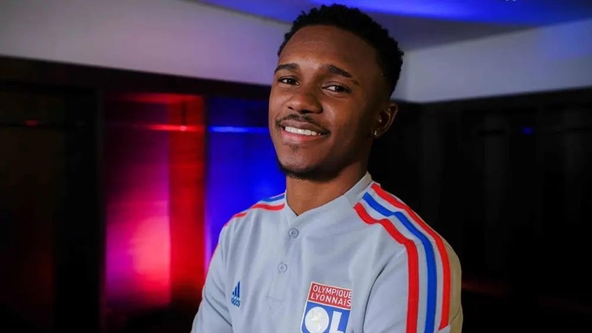 lyon saisit la fifa concernant les fonds liés à jeffinho, une démarche officielle pour clarifier les aspects financiers du transfert du joueur.