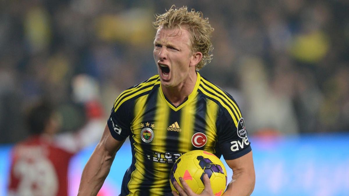 découvrez le retour surprise de dirk kuijt à fenerbahçe, une nouvelle qui ravit les fans du club turc. analyse des enjeux et attentes autour de cette annonce inattendue.